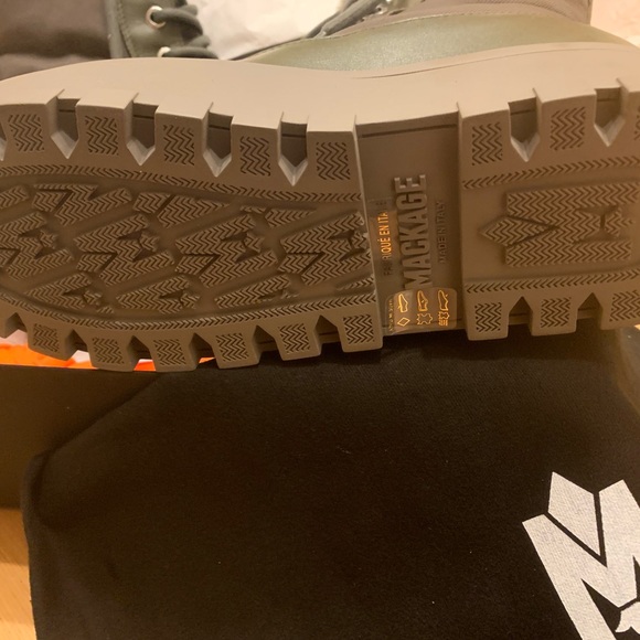 Mackage HERO-W boots size 40. NEVER WORN. - Picture 3 of 5